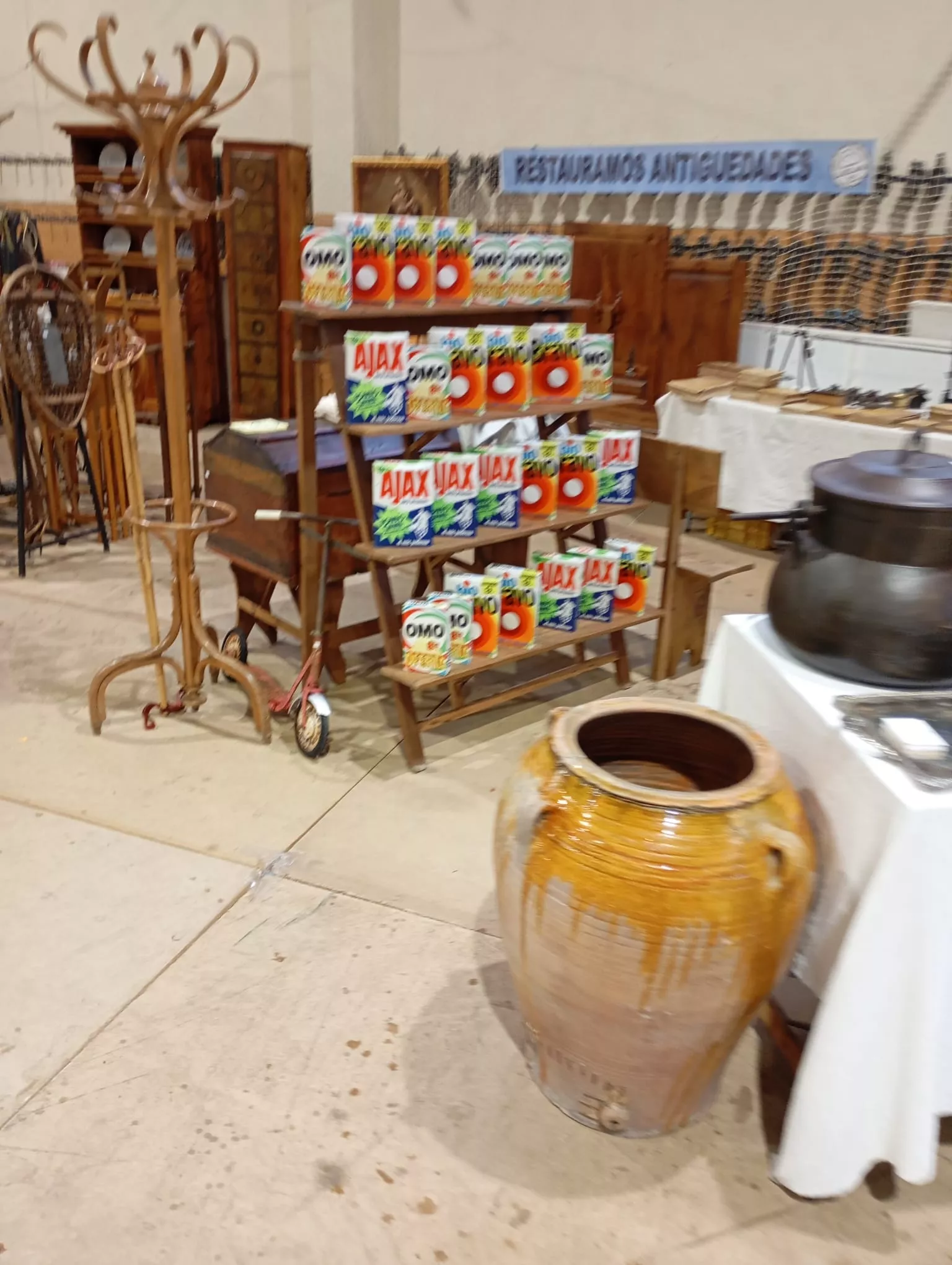 Feria de Antigüedades y Coleccionismo de Canfranc Estación.