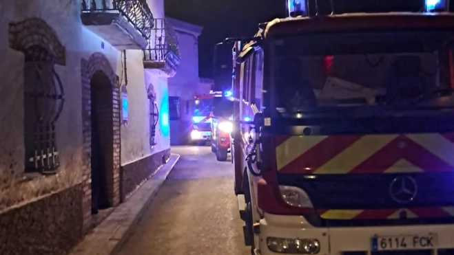 Tres dotaciones de bomberos se desplazaron a El Tormillo. Tres dotaciones de bomberos se desplazaron a El Tormillo.