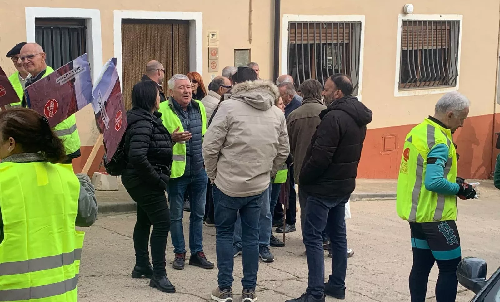 Movilización por la reforma urgente la A-125 que conecta Ayerbe, Biscarrués y Ardisa