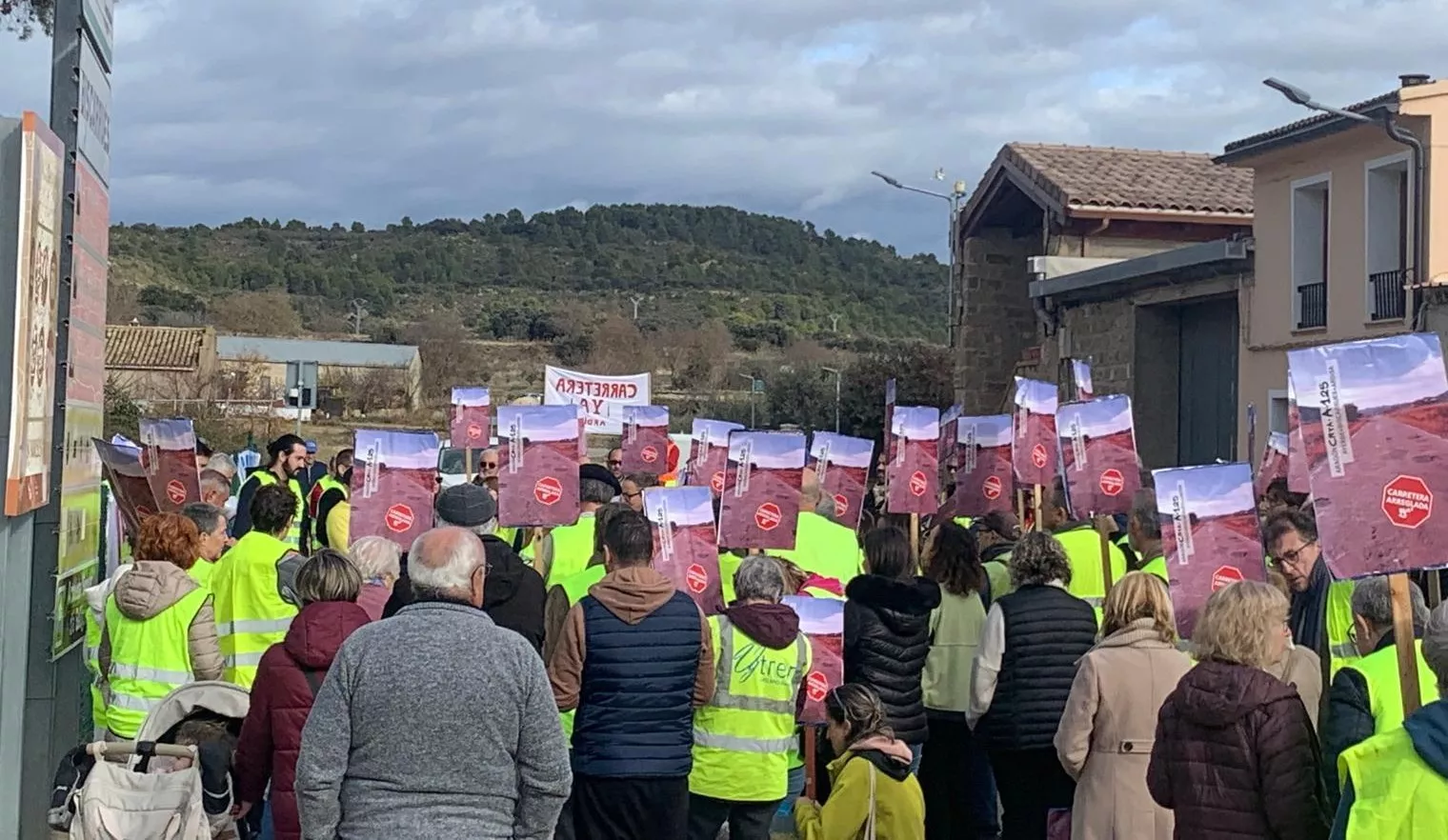 Movilización por la reforma urgente la A-125 que conecta Ayerbe, Biscarrués y Ardisa