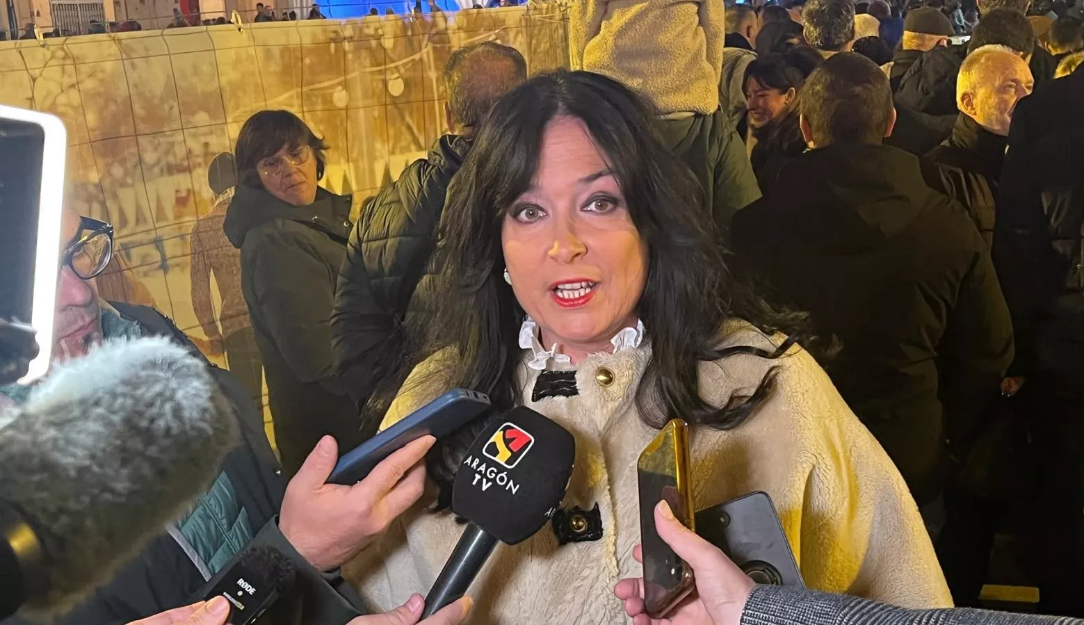 Encendido navideño en Huesca con el espectáculo de A-Taka y chocolatada. Foto Mercedes Manterola