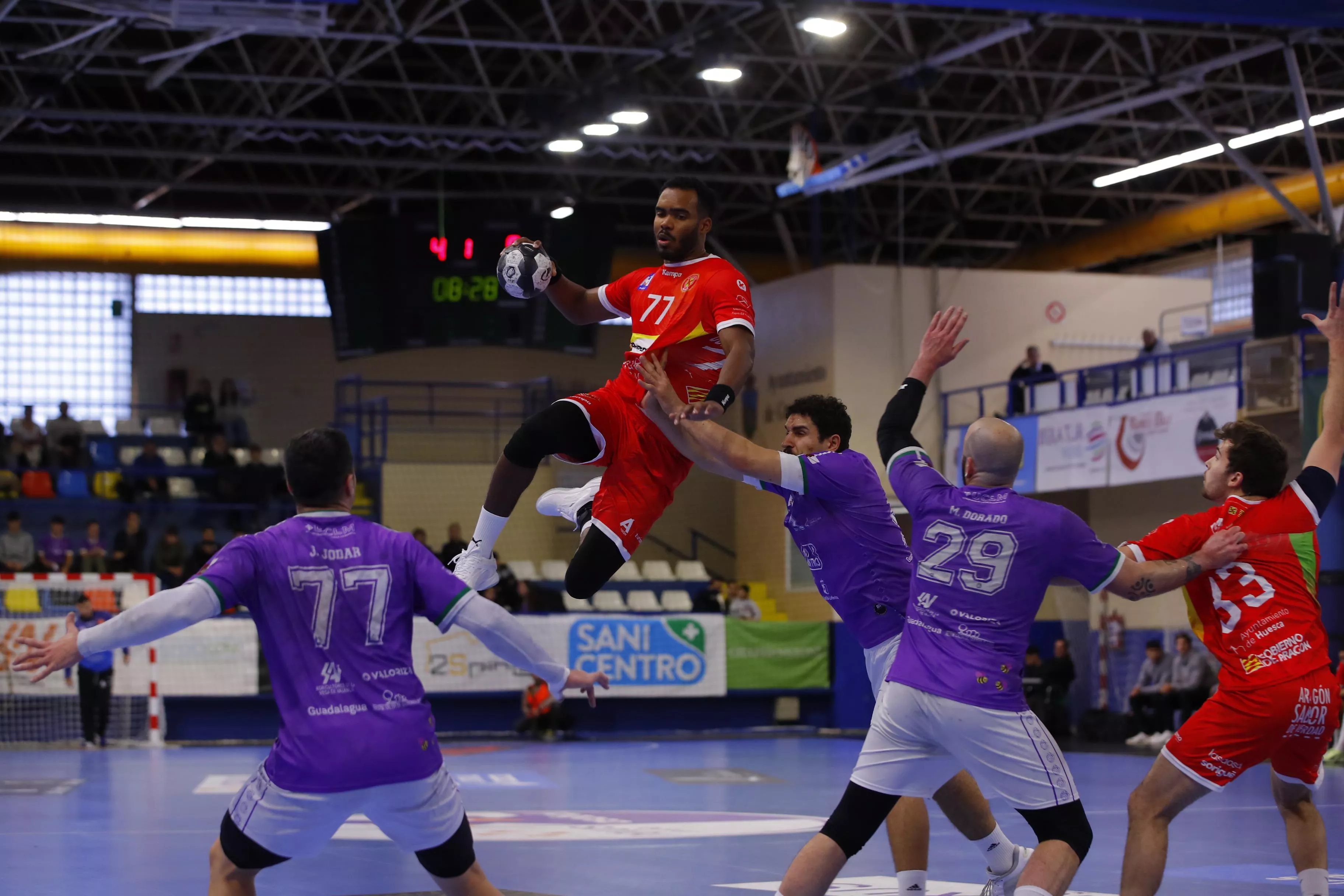 Cordés en el partido ante Guadalajara. Foto: Santi Molina