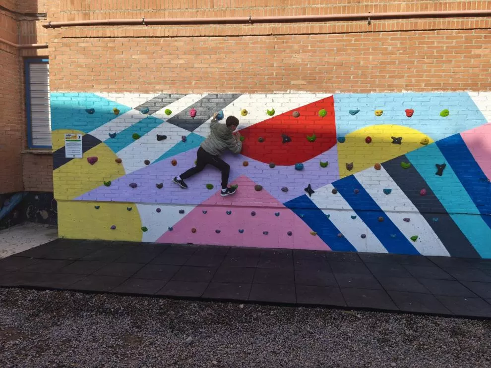 Rocódromo en el IES Pirineos de Jaca.