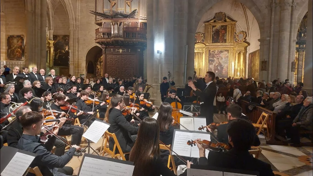 Un impresionante Tota Pulchra abarrota la Catedral de Huesca