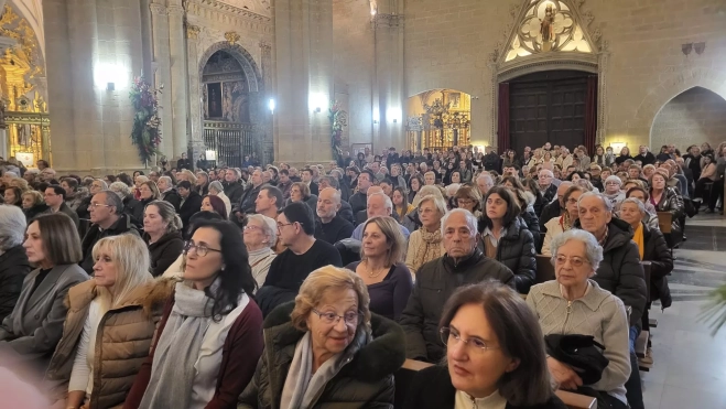 La catedral, abarrotada de feligreses