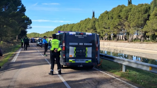 Fallece un motorista tras chocar con un turismo en la carretera del canal en Almudévar. Fallece un motorista tras chocar con un turismo en la carretera del canal en Almudévar.