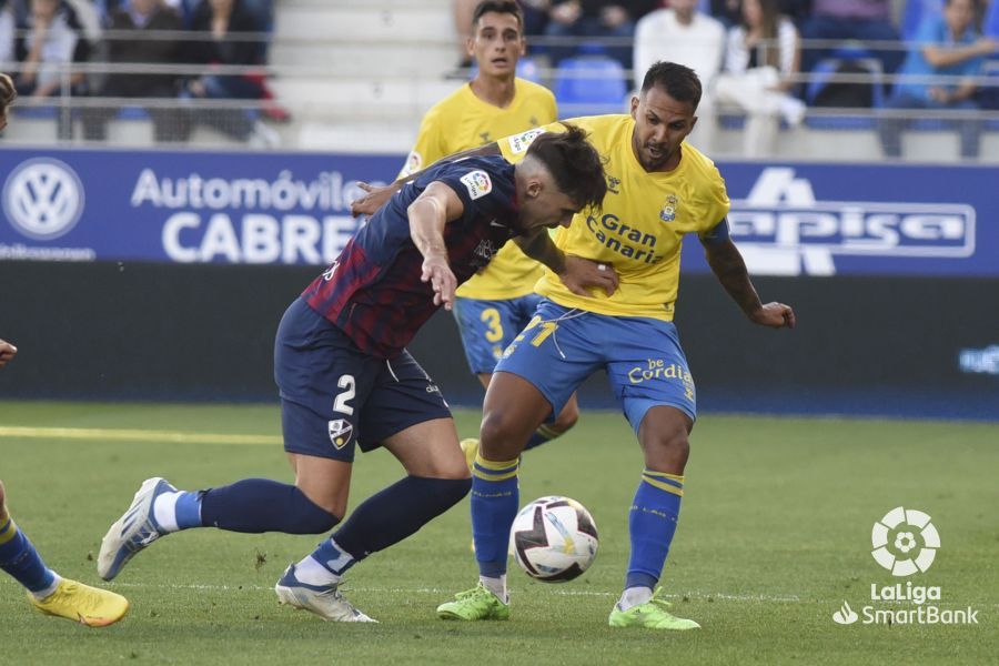 Andrei Ratiu ataca ante Las Palmas