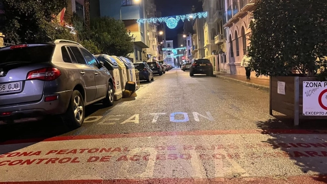 Uno de los accesos a la zona de bajas emisiones con la nueva señalización. Uno de los accesos a la zona de bajas emisiones con la nueva señalización.