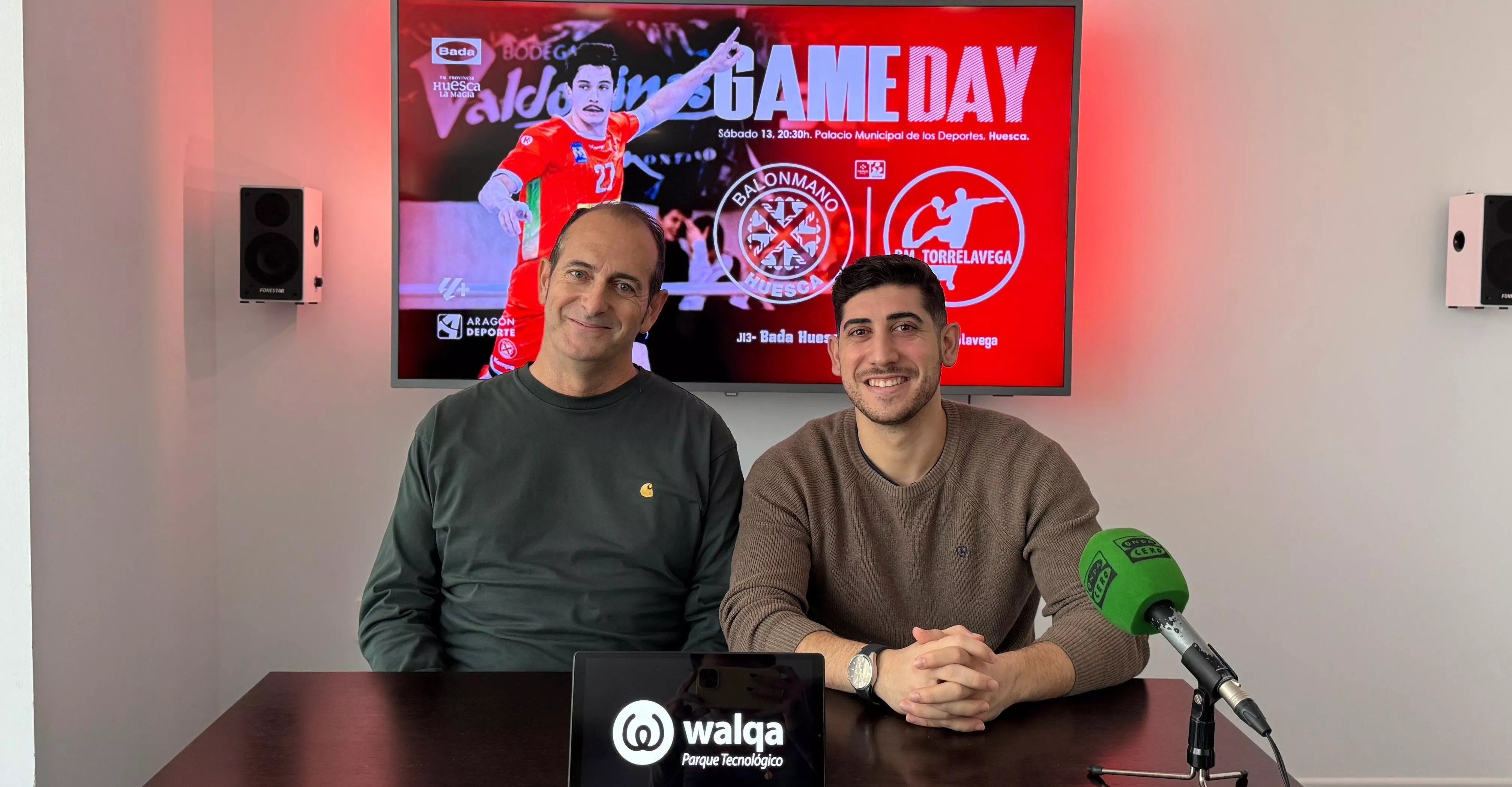 Nolasco y Charly Pérez. Un Bada Huesca tocado y plagado de lesiones quiere levantarse ante Torrelavega. Nolasco y Charly Pérez. Un Bada Huesca tocado y plagado de lesiones quiere levantarse ante Torrelavega.