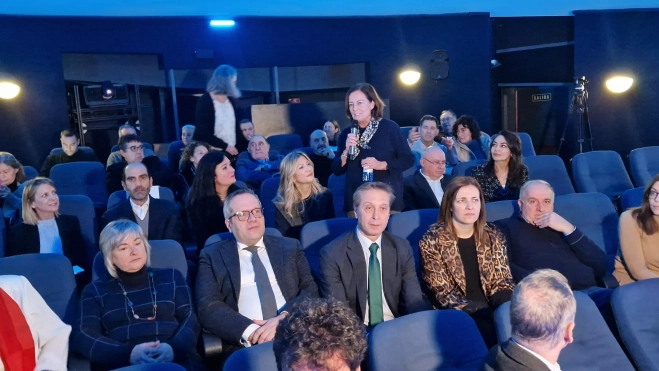 Teruca Moreno interviniendo dentro de la cúpula. Foto Myriam Martínez Teruca Moreno interviniendo dentro de la cúpula. Foto Myriam Martínez