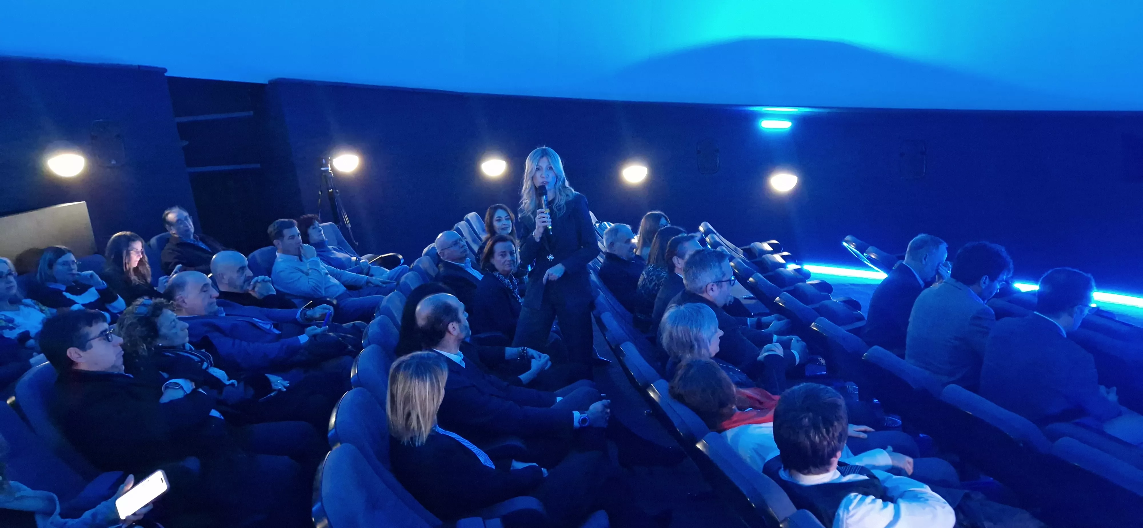 Visita de Mar Vaquero al Planetario de Aragón. Foto Myriam Martínez