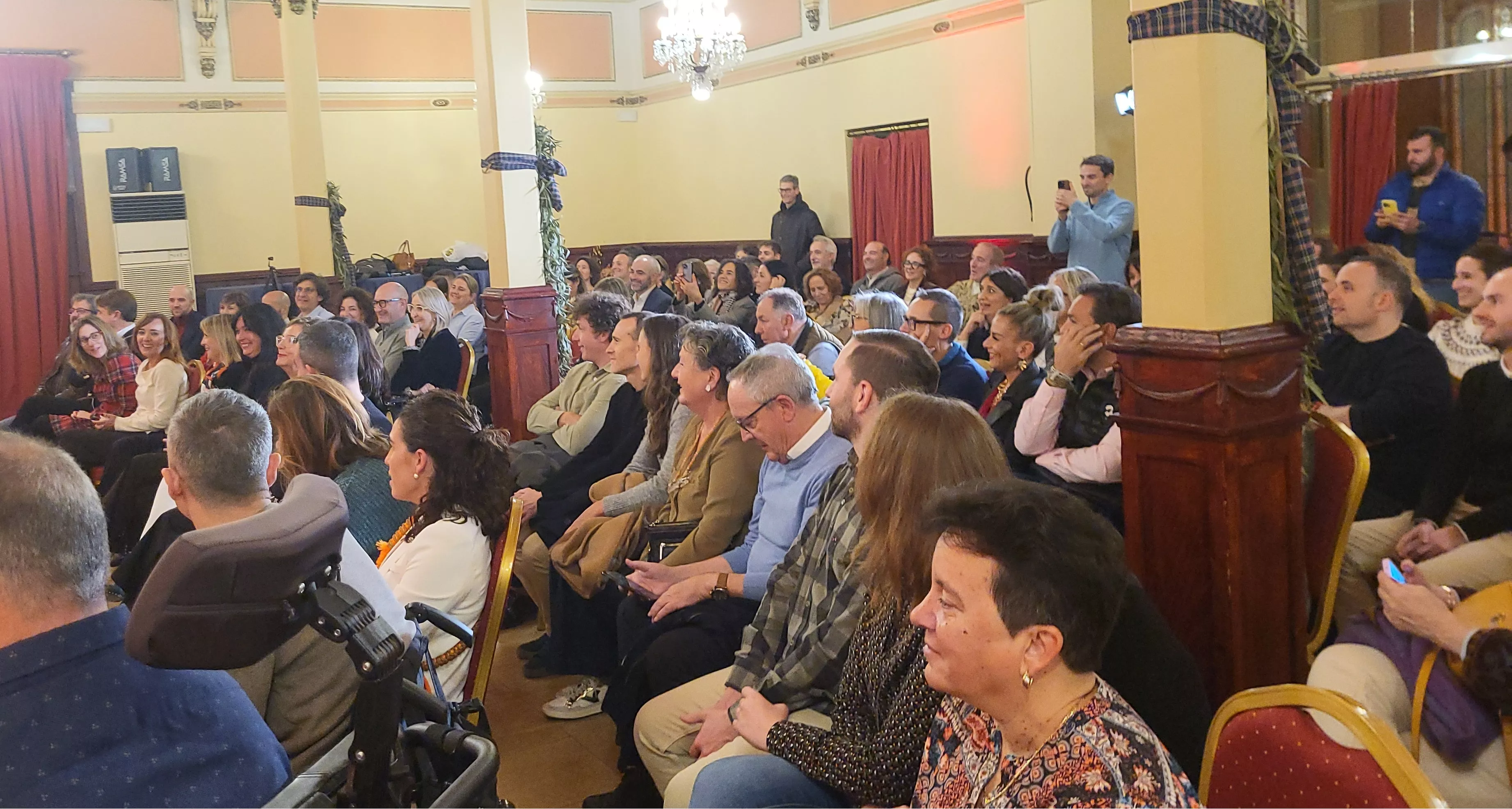  Brindis Solidario de la Asociación de Comerciantes de Huesca. Foto Mercedes Manterola