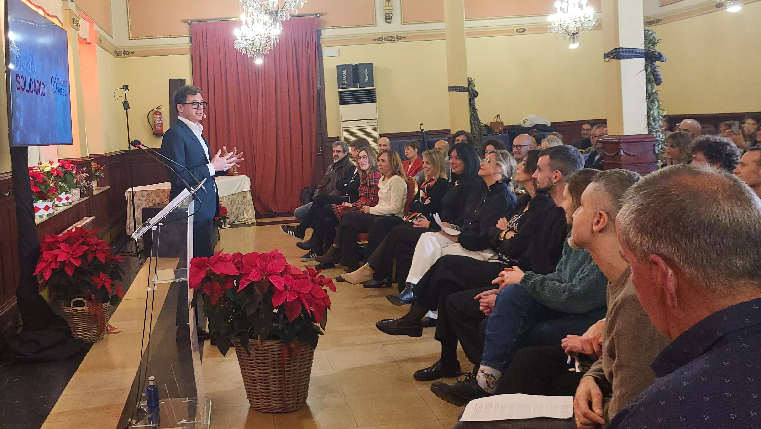  Brindis Solidario de la Asociación de Comerciantes de Huesca. Foto Mercedes Manterola