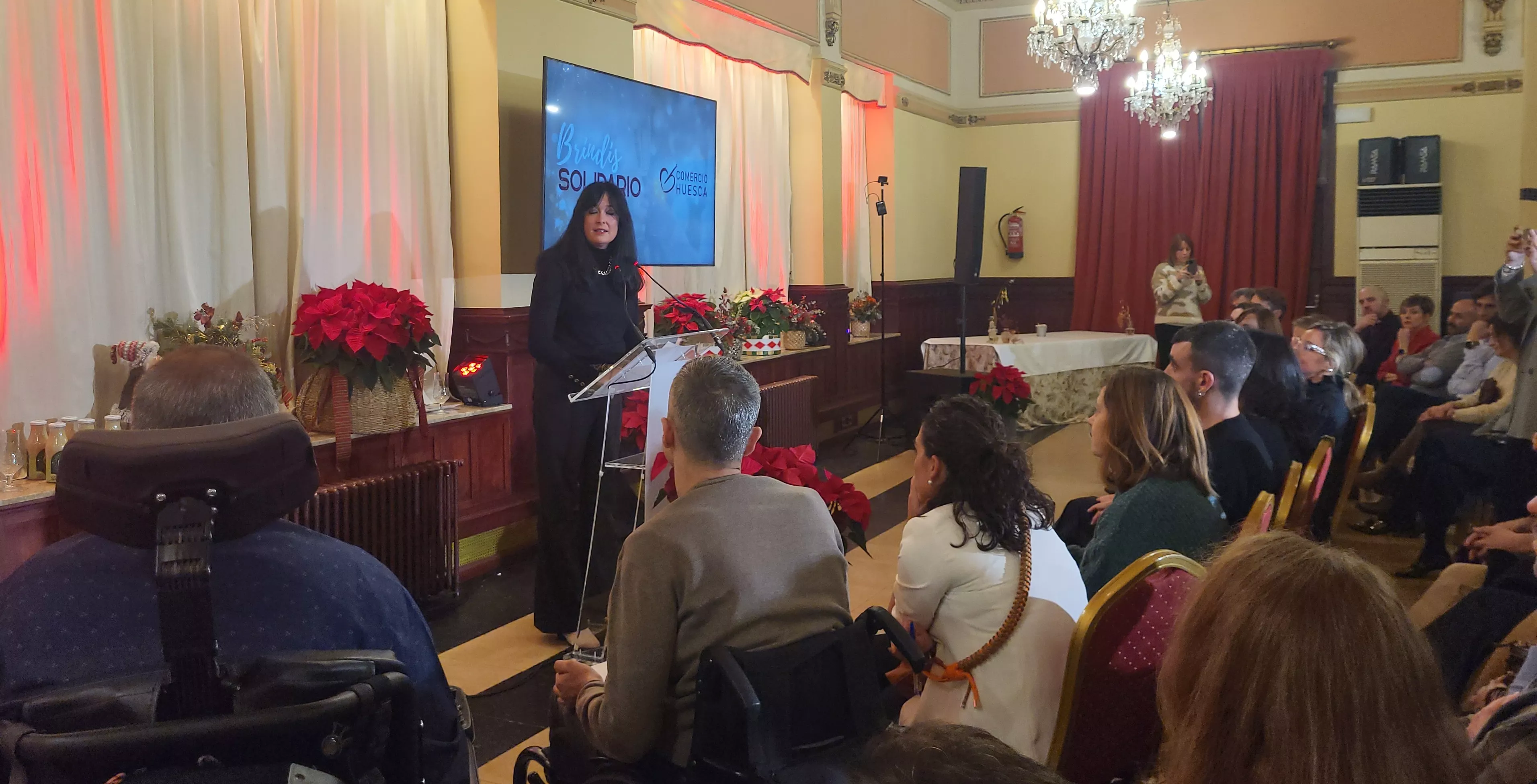  Brindis Solidario de la Asociación de Comerciantes de Huesca. Foto Mercedes Manterola