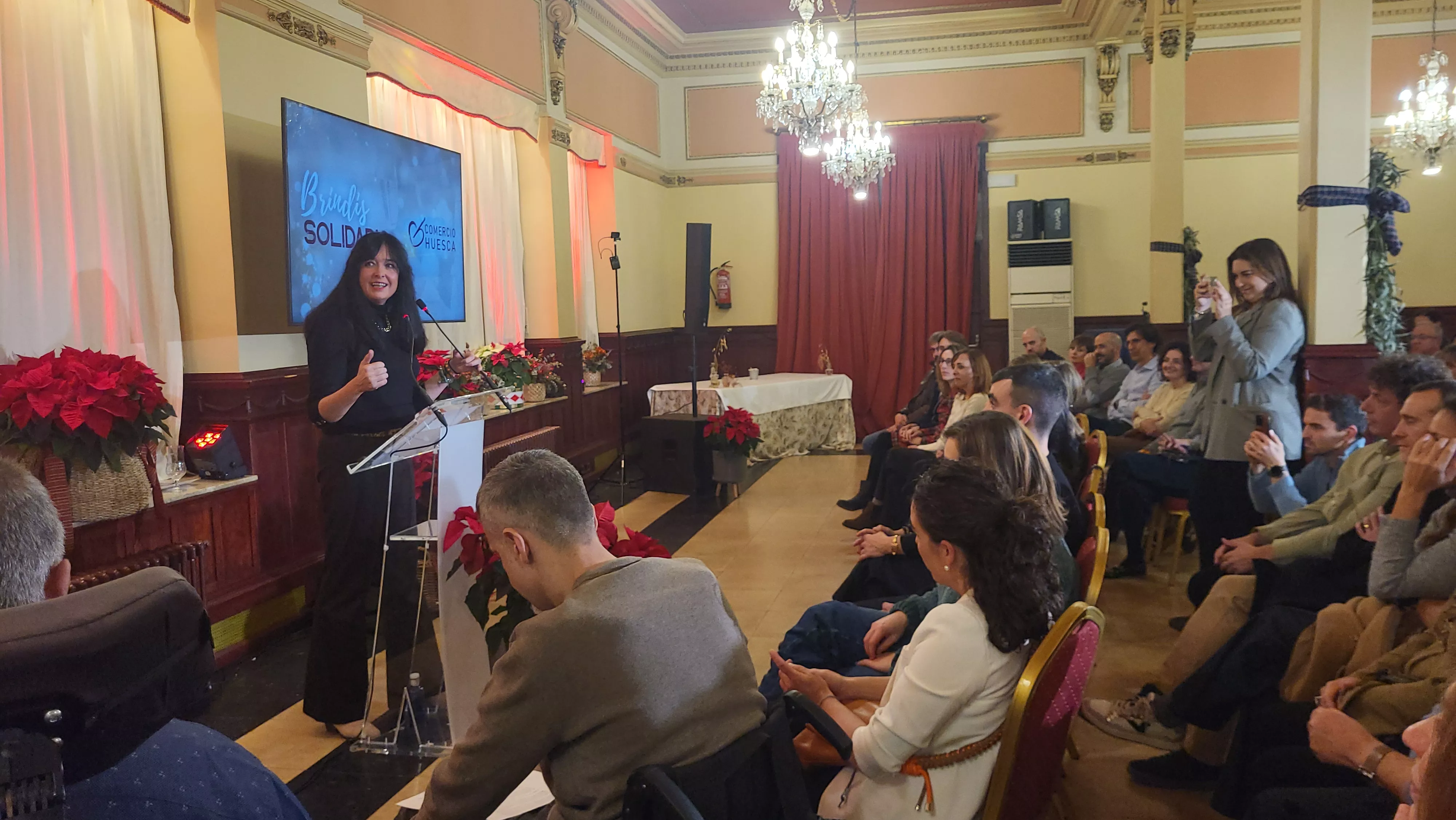  Brindis Solidario de la Asociación de Comerciantes de Huesca. Foto Mercedes Manterola