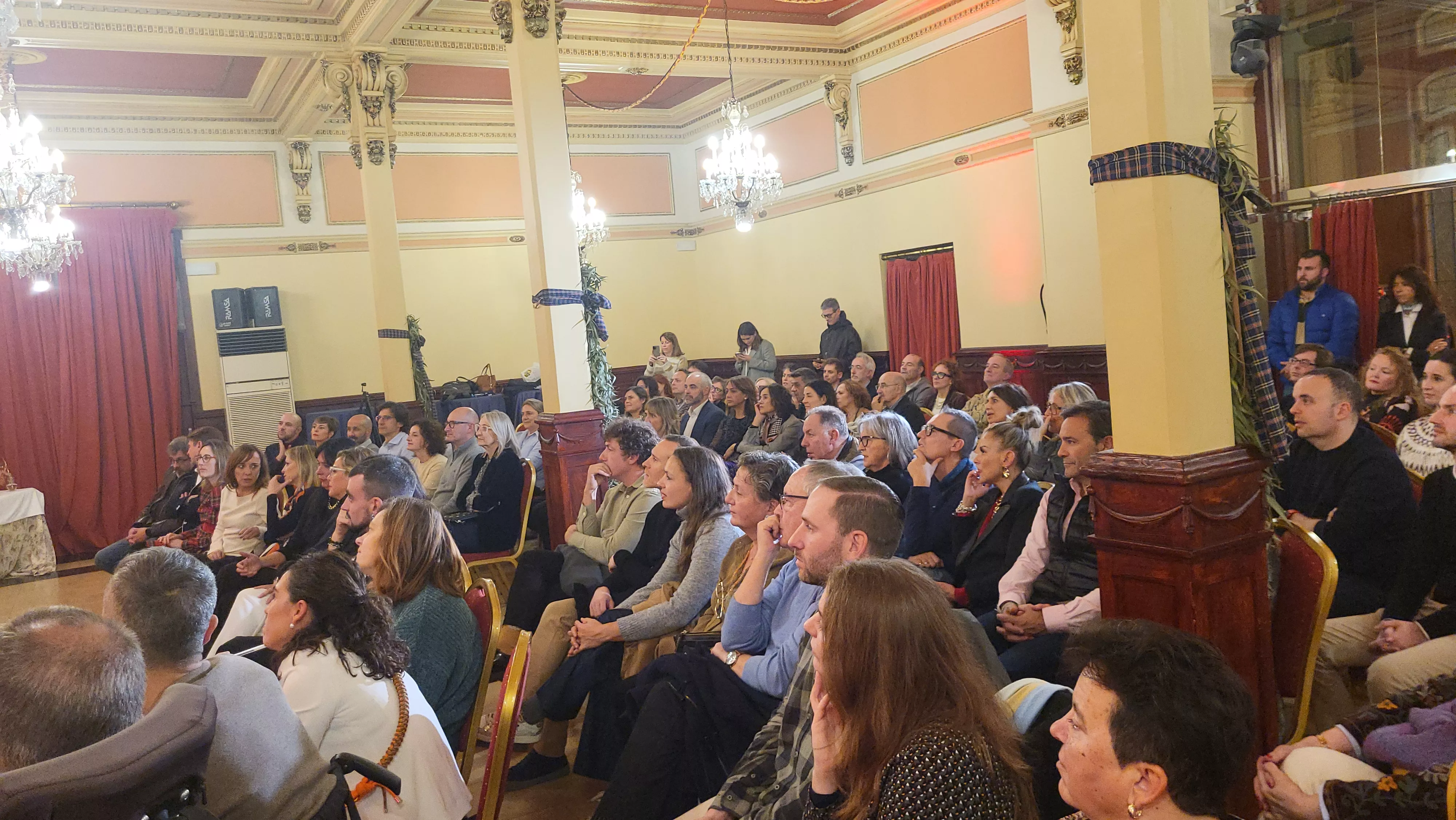  Brindis Solidario de la Asociación de Comerciantes de Huesca. Foto Mercedes Manterola