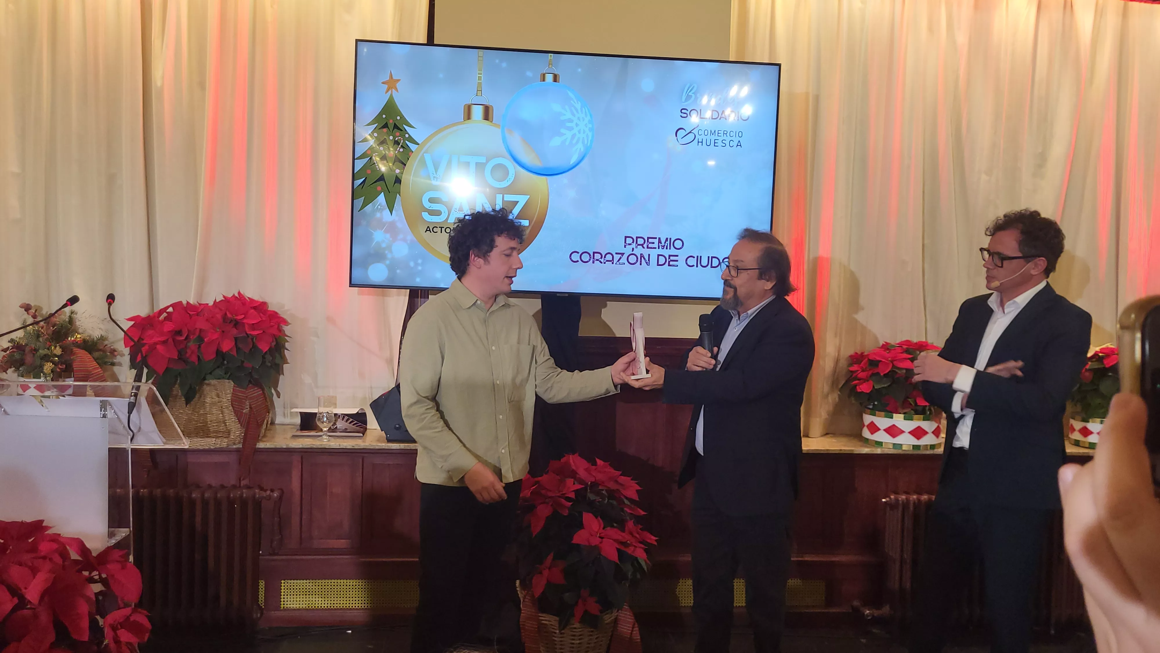  Brindis Solidario de la Asociación de Comerciantes de Huesca. Foto Mercedes Manterola