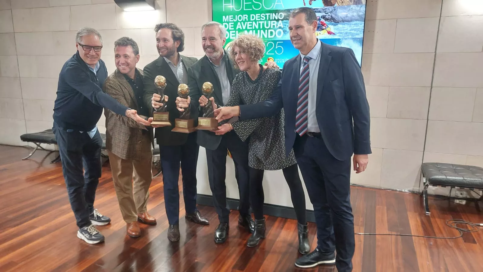 Carmelo Bosque, Fernando Blasco, Isaac Claver, Jorge Azcón, Inés Dewulf y Sergio Serra Carmelo Bosque, Fernando Blasco, Isaac Claver, Jorge Azcón, Inés Dewulf y Sergio Serra
