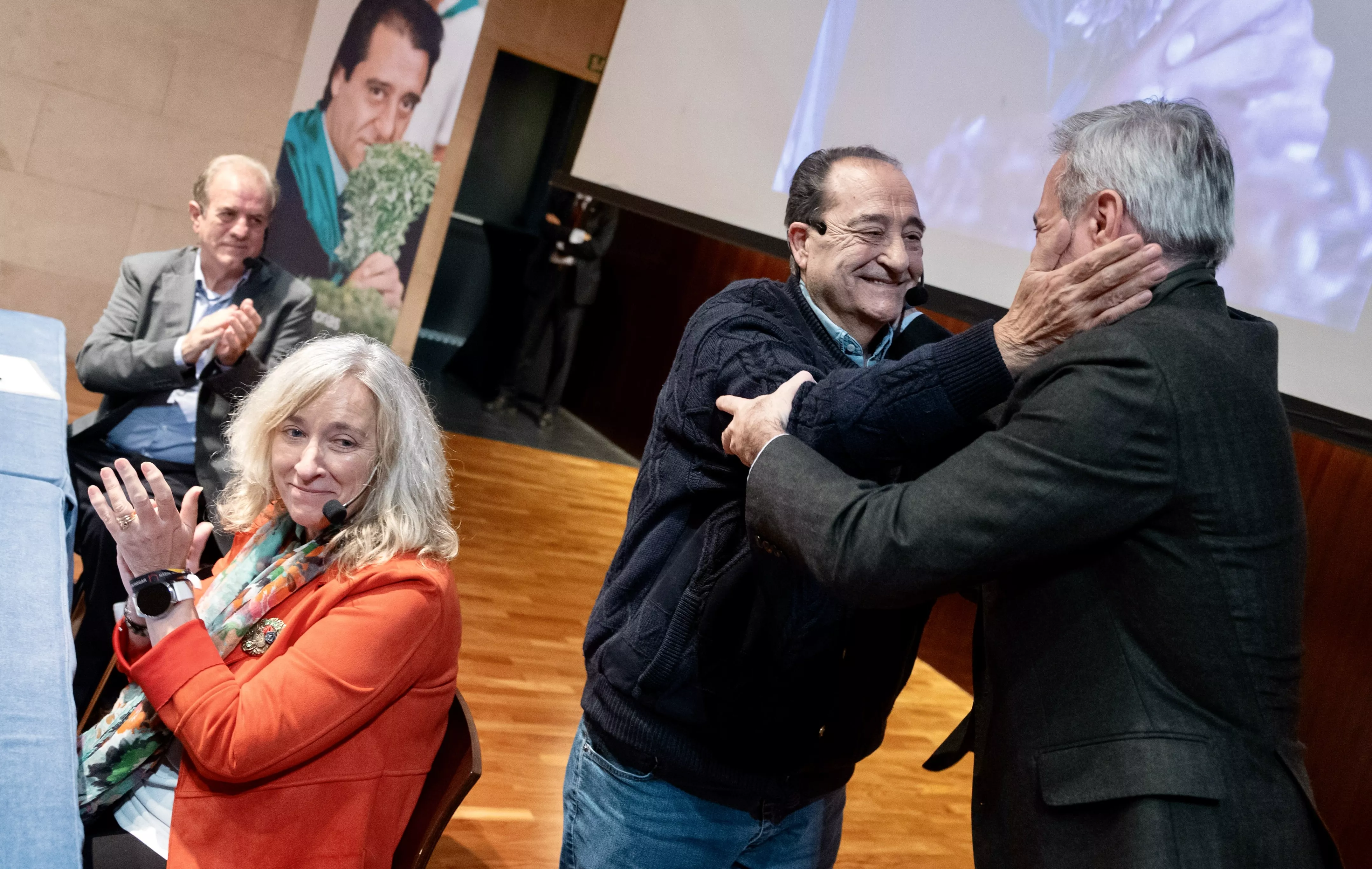 Luis Acín presenta sus memorias en Huesca: "Si no escribes la historia, te la escriben”.