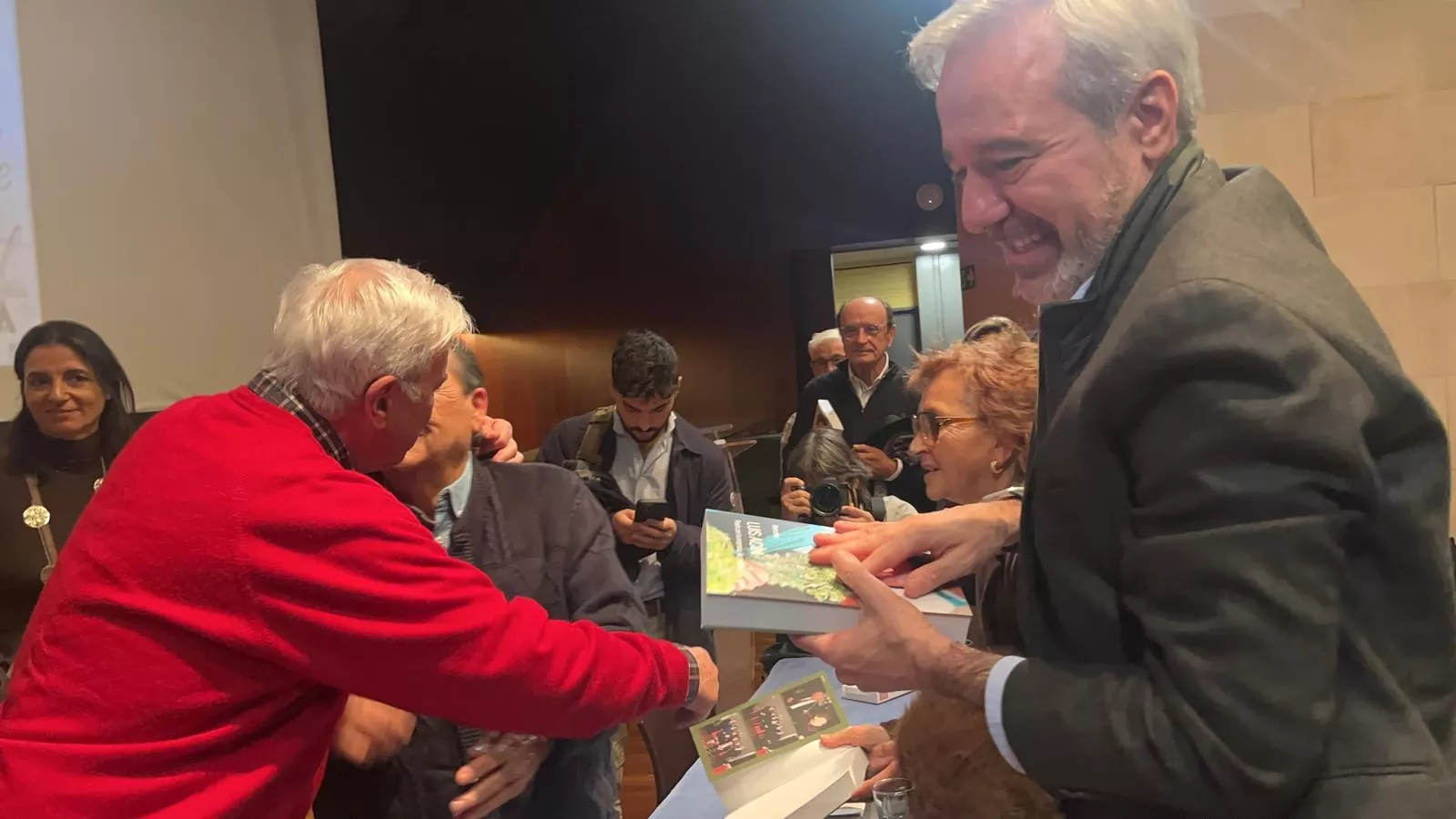 Presentación del libro de memorias de Luis Acín en Huesca. Foto Mercedes Manterola