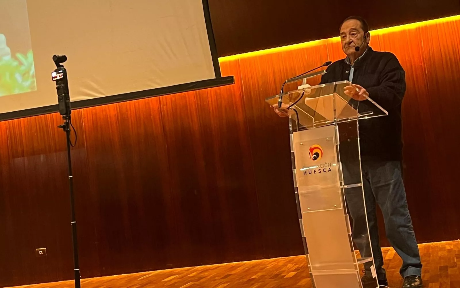 Presentación del libro de memorias de Luis Acín en Huesca. Foto Mercedes Manterola
