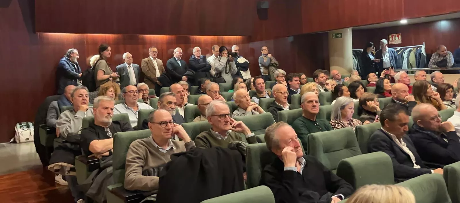 Presentación del libro de memorias de Luis Acín en Huesca. Foto Mercedes Manterola