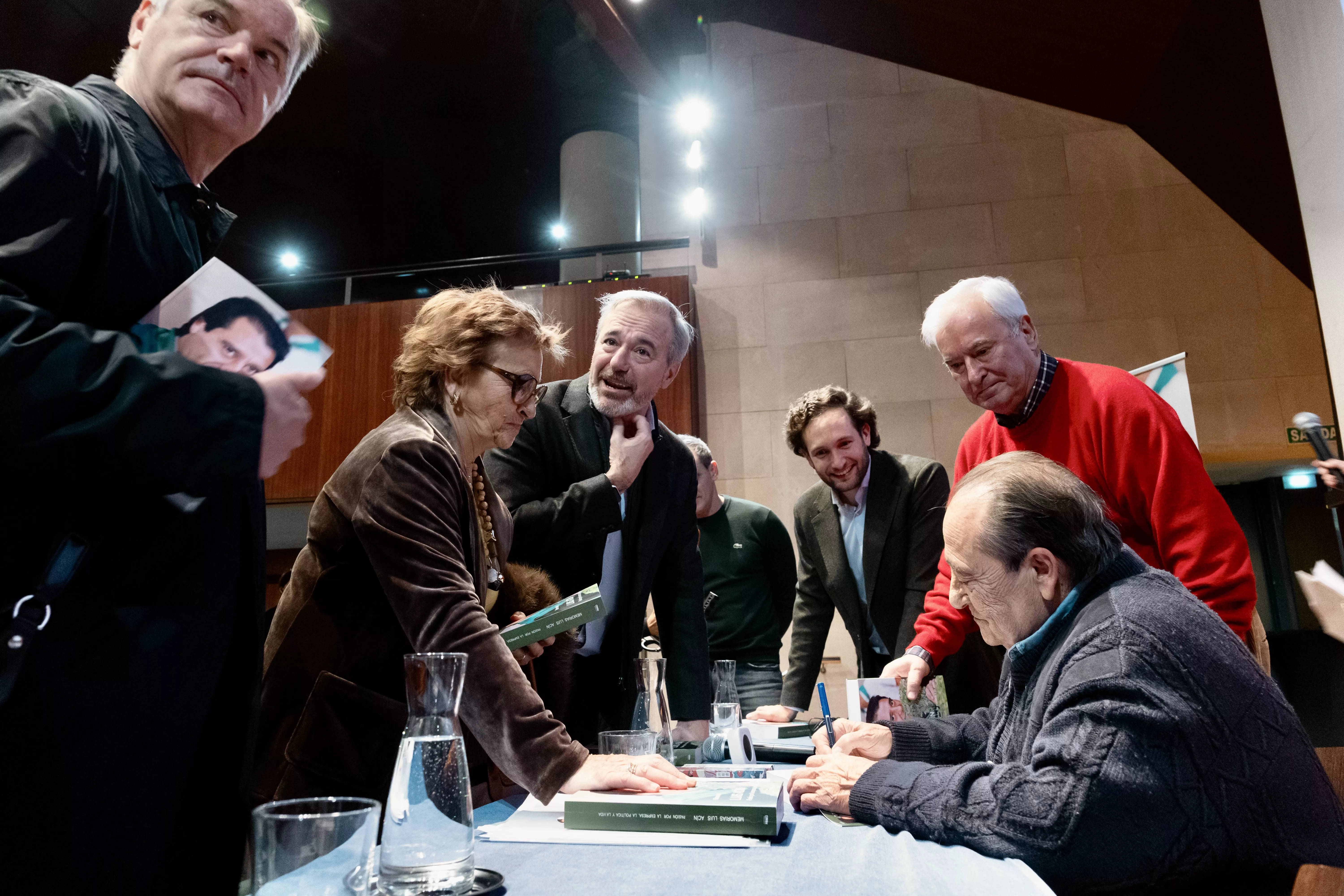 Presentación del libro de memorias de Luis Acín en Huesca.