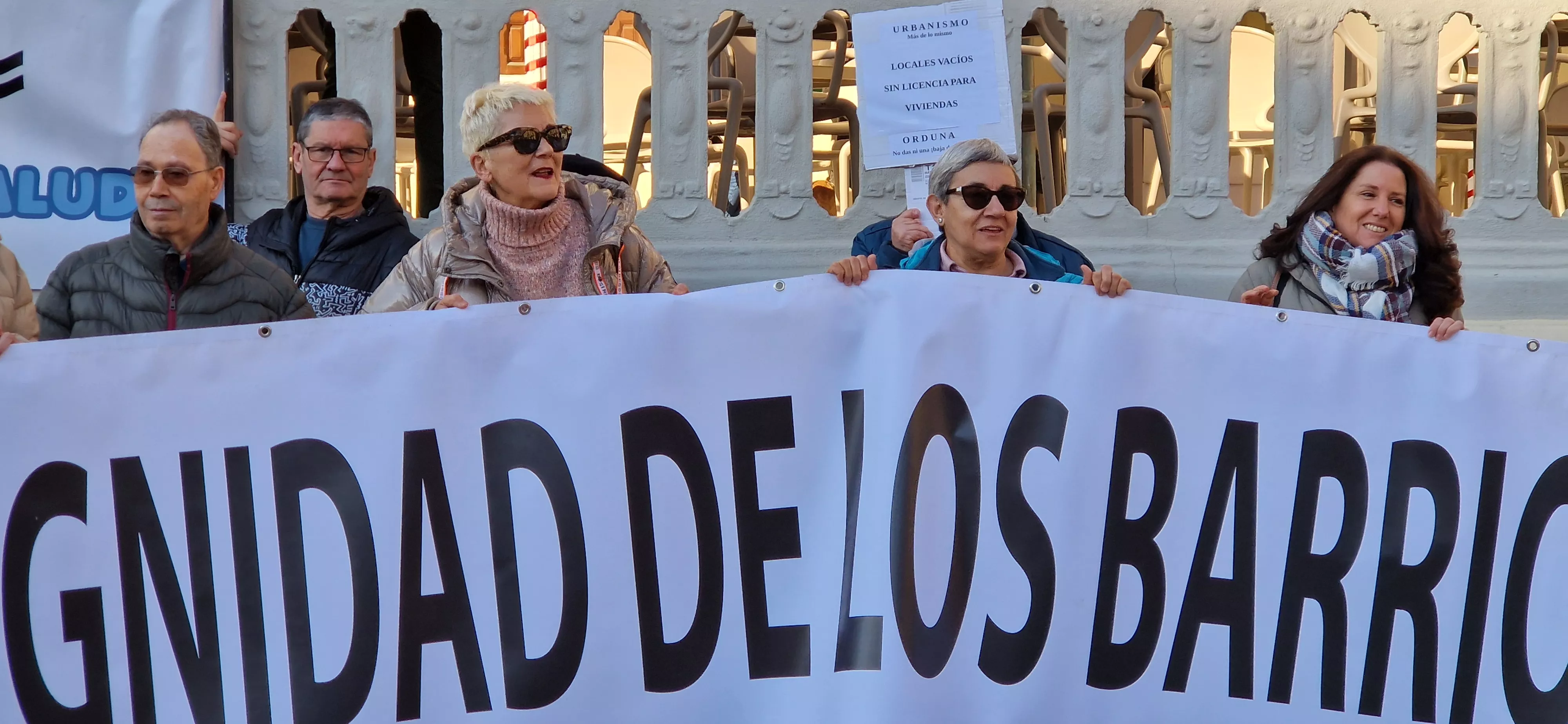 Concentración de asociaciones vecinales de Huesca. Foto Myriam Martínez