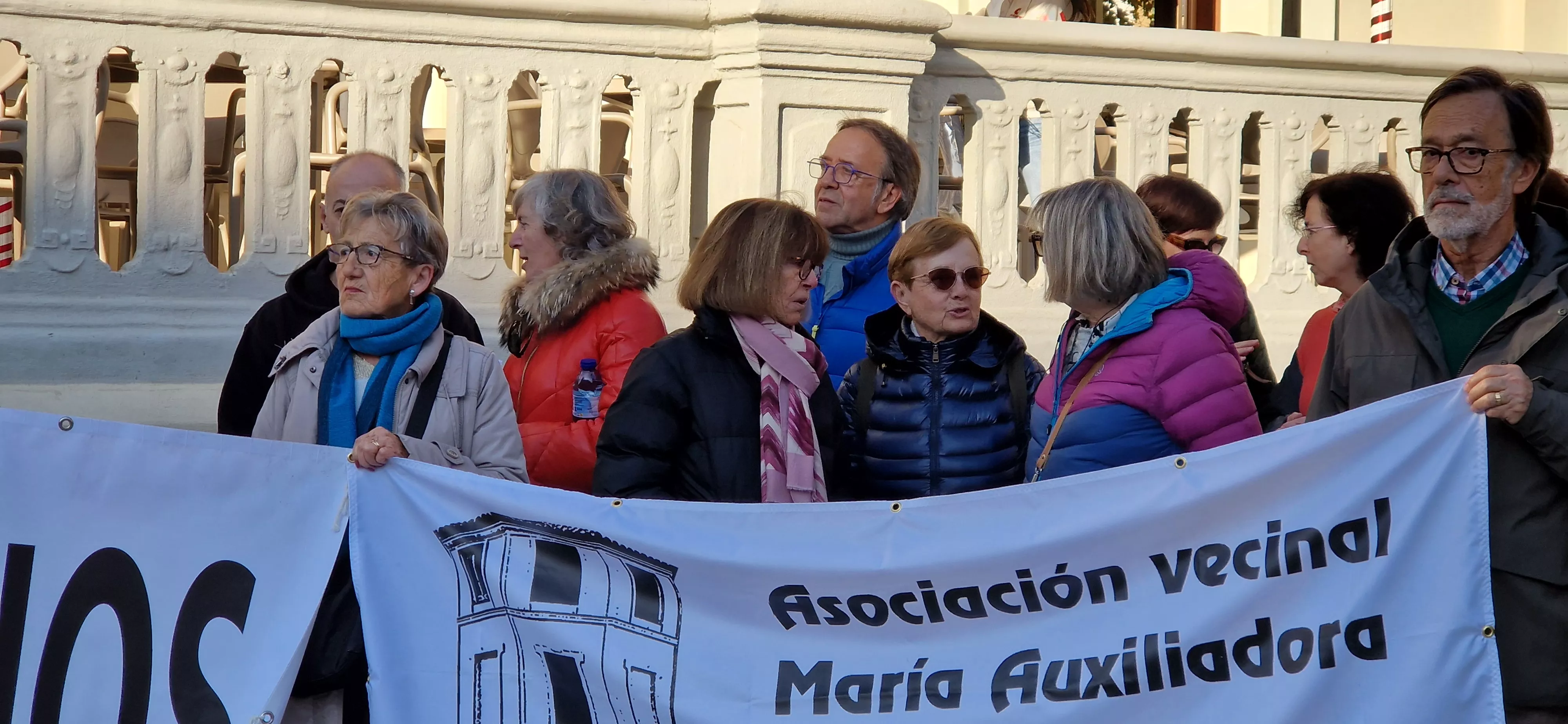 Concentración de asociaciones vecinales de Huesca. Foto Myriam Martínez