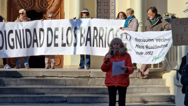 Concentración de asociaciones vecinales de Huesca. Foto Myriam Martínez Concentración de asociaciones vecinales de Huesca. Foto Myriam Martínez