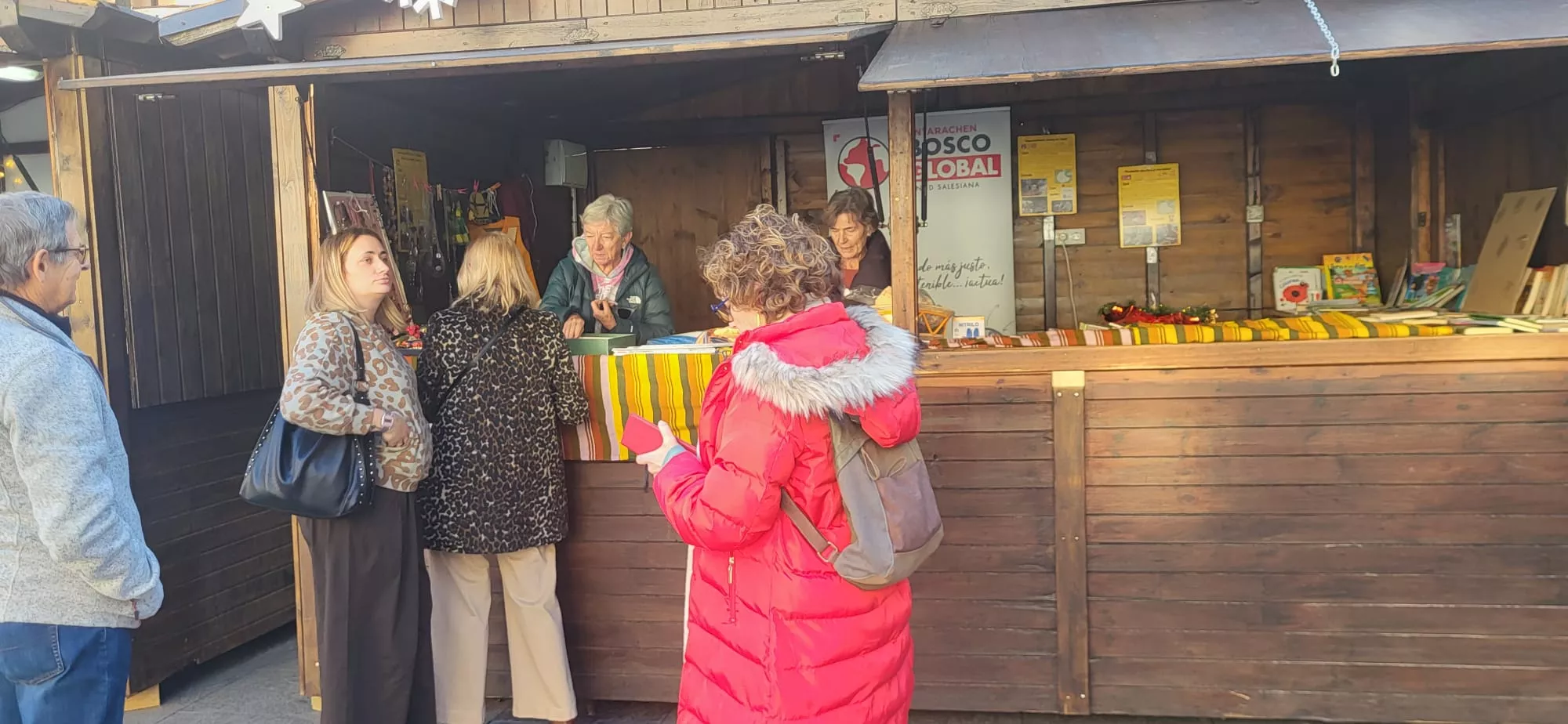 Mercado Solidario navideño de las asociaciones de Huesca. Foto Mercedes Manterola