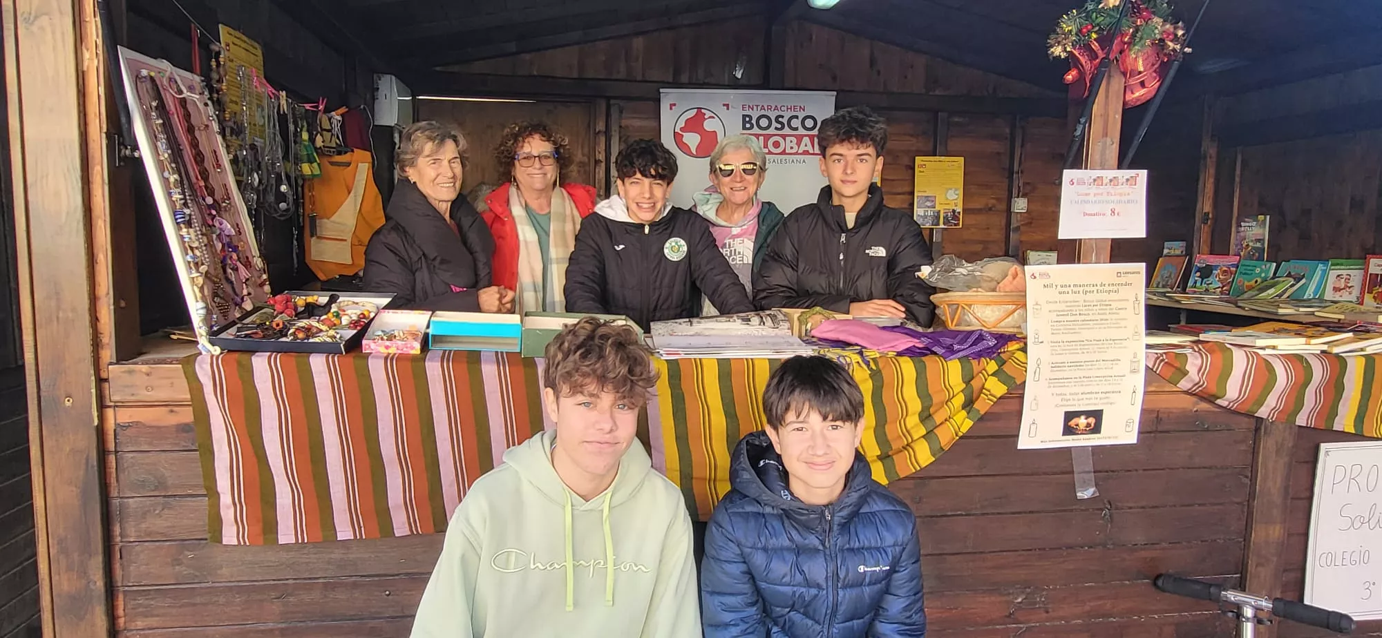 Mercado Solidario navideño de las asociaciones de Huesca. Foto Mercedes Manterola