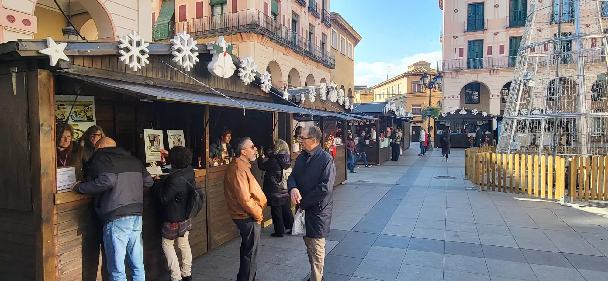 Mercado Solidario navideño de las asociaciones de Huesca. Foto Mercedes Manterola