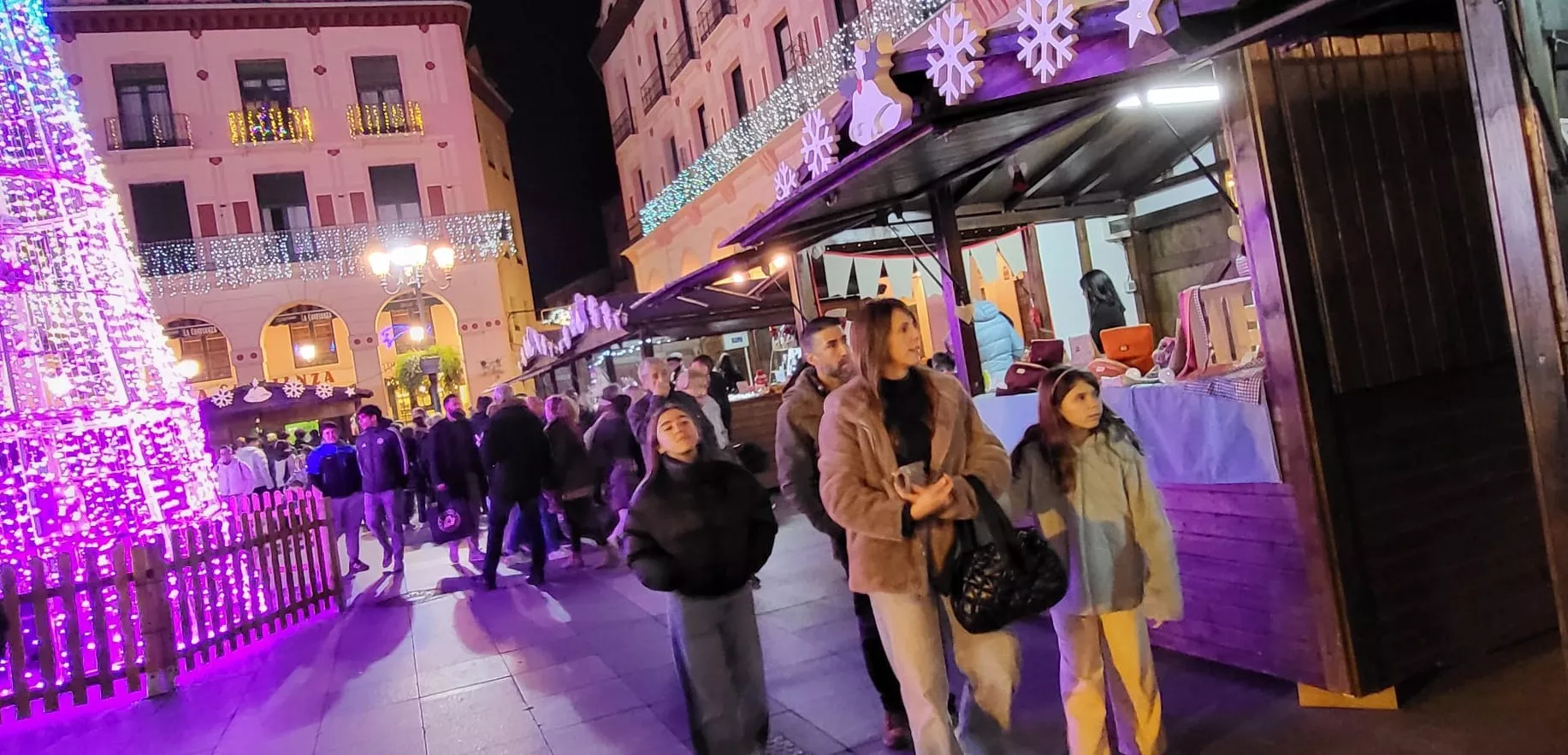 Mercado Solidario navideño de las asociaciones de Huesca. Foto Mercedes Manterola