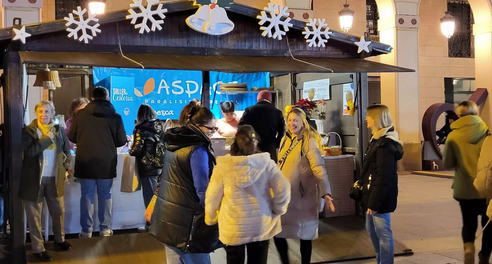 Mercado Solidario navideño de las asociaciones de Huesca. Foto Mercedes Manterola