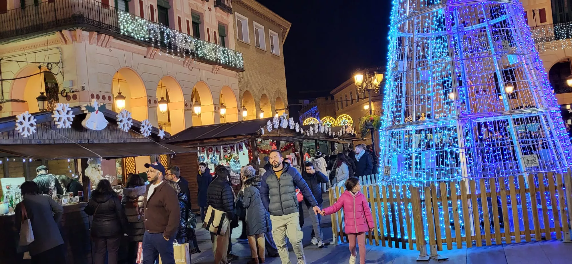 Mercado Solidario navideño de las asociaciones de Huesca. Foto Mercedes Manterola
