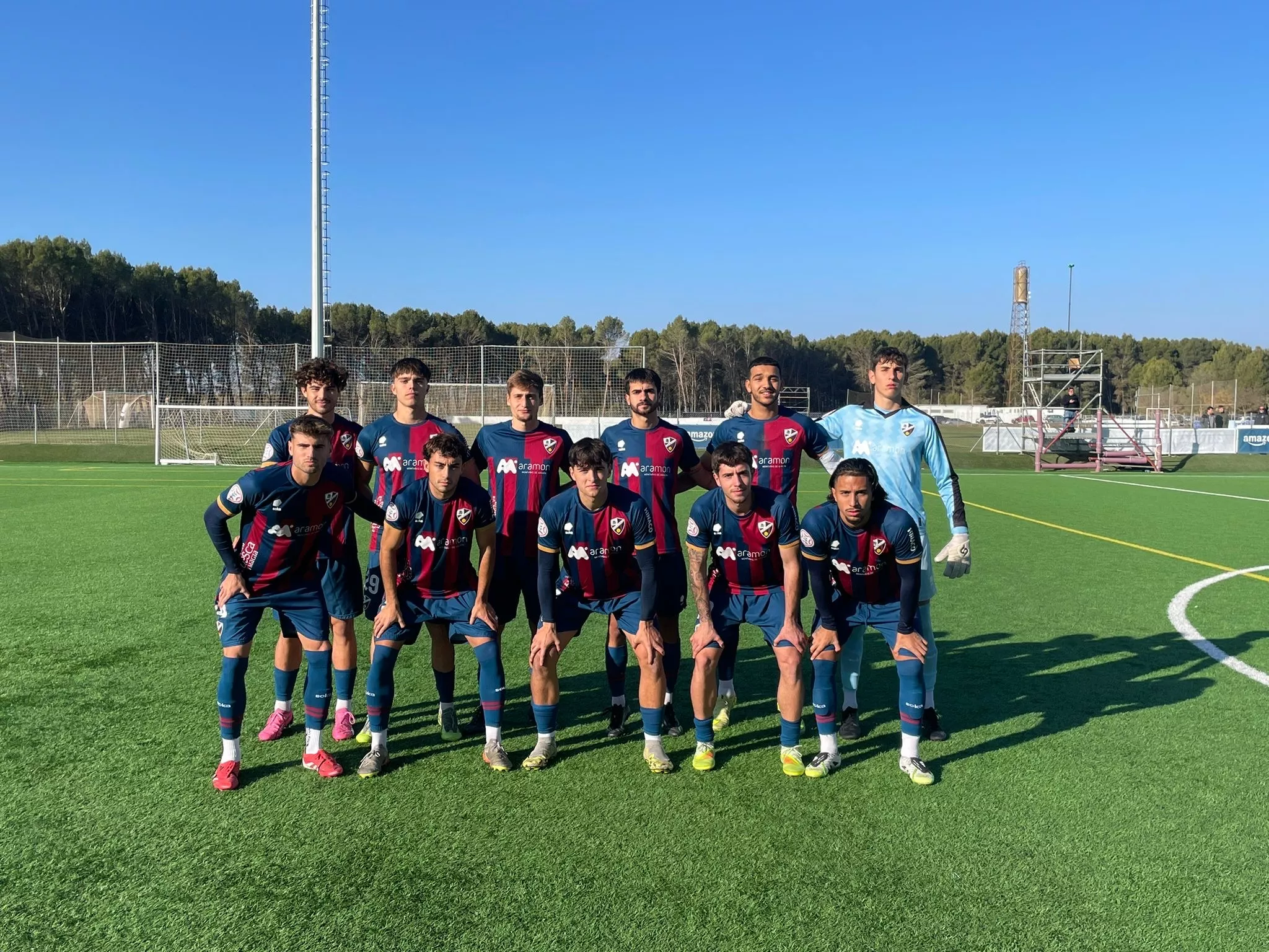 Un Huesca B muy serio se lleva el derbi ante el Robres (3-1) Un Huesca B muy serio se lleva el derbi ante el Robres (3-1)