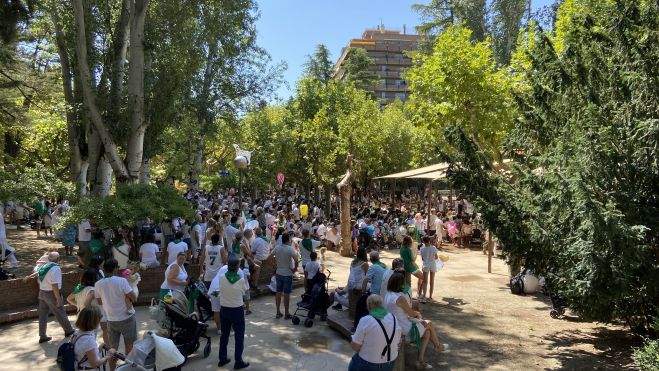 La zona del teatro griego abarrotada con la actuación de la compañía de Maese Villarejo La zona del teatro griego abarrotada con la actuación de la compañía de Maese Villarejo