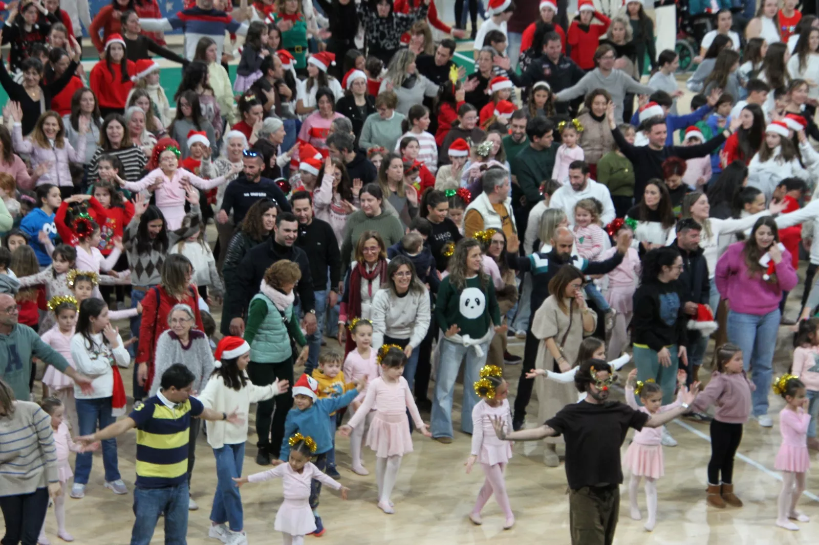 Gala navideña de Elenco. Foto Carlos Neofato