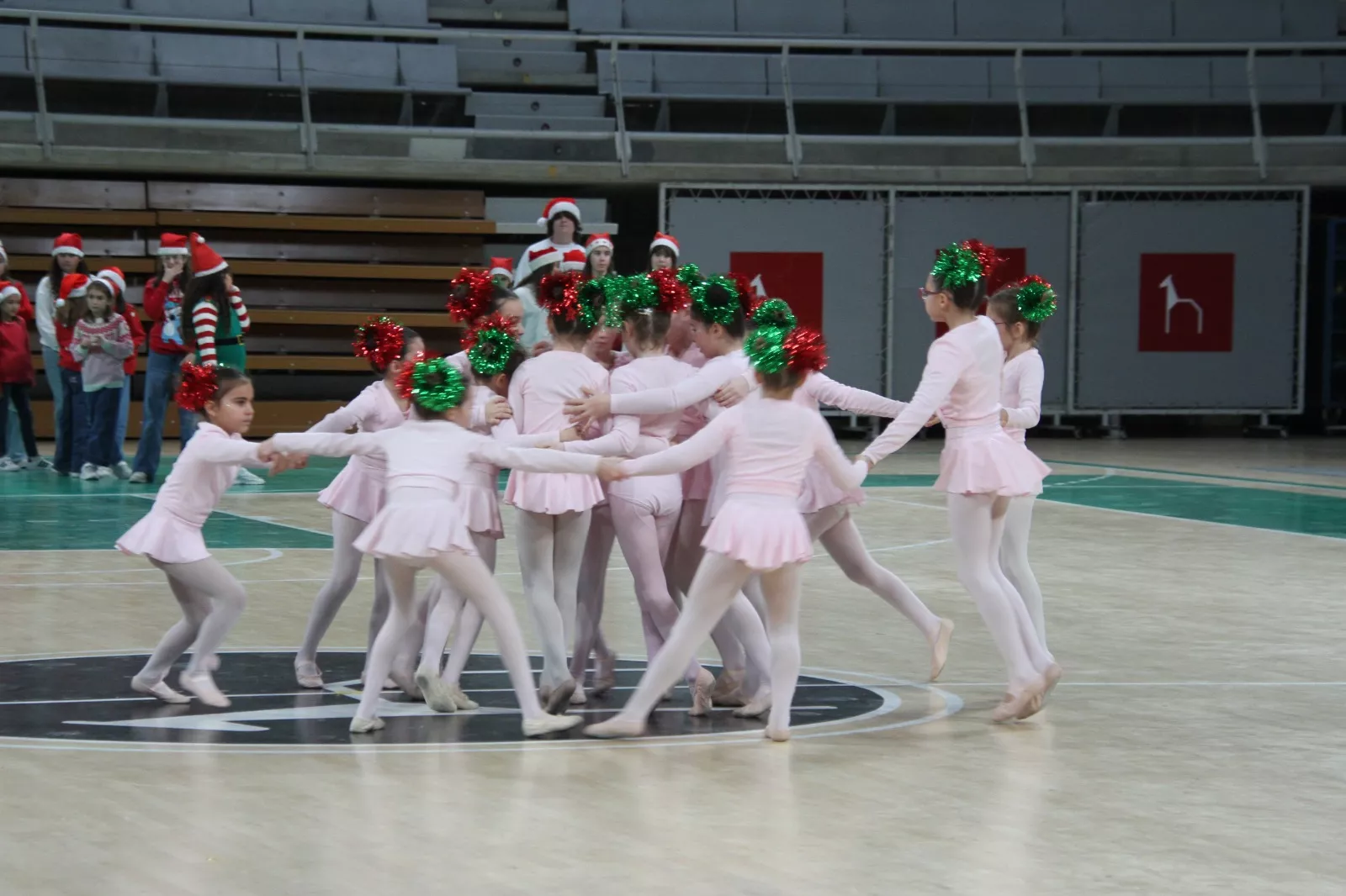 Gala navideña de Elenco. Foto Carlos Neofato