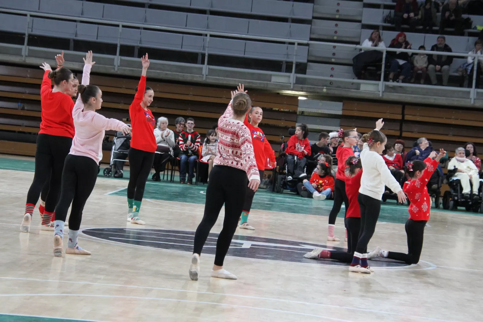 Gala navideña de Elenco. Foto Carlos Neofato