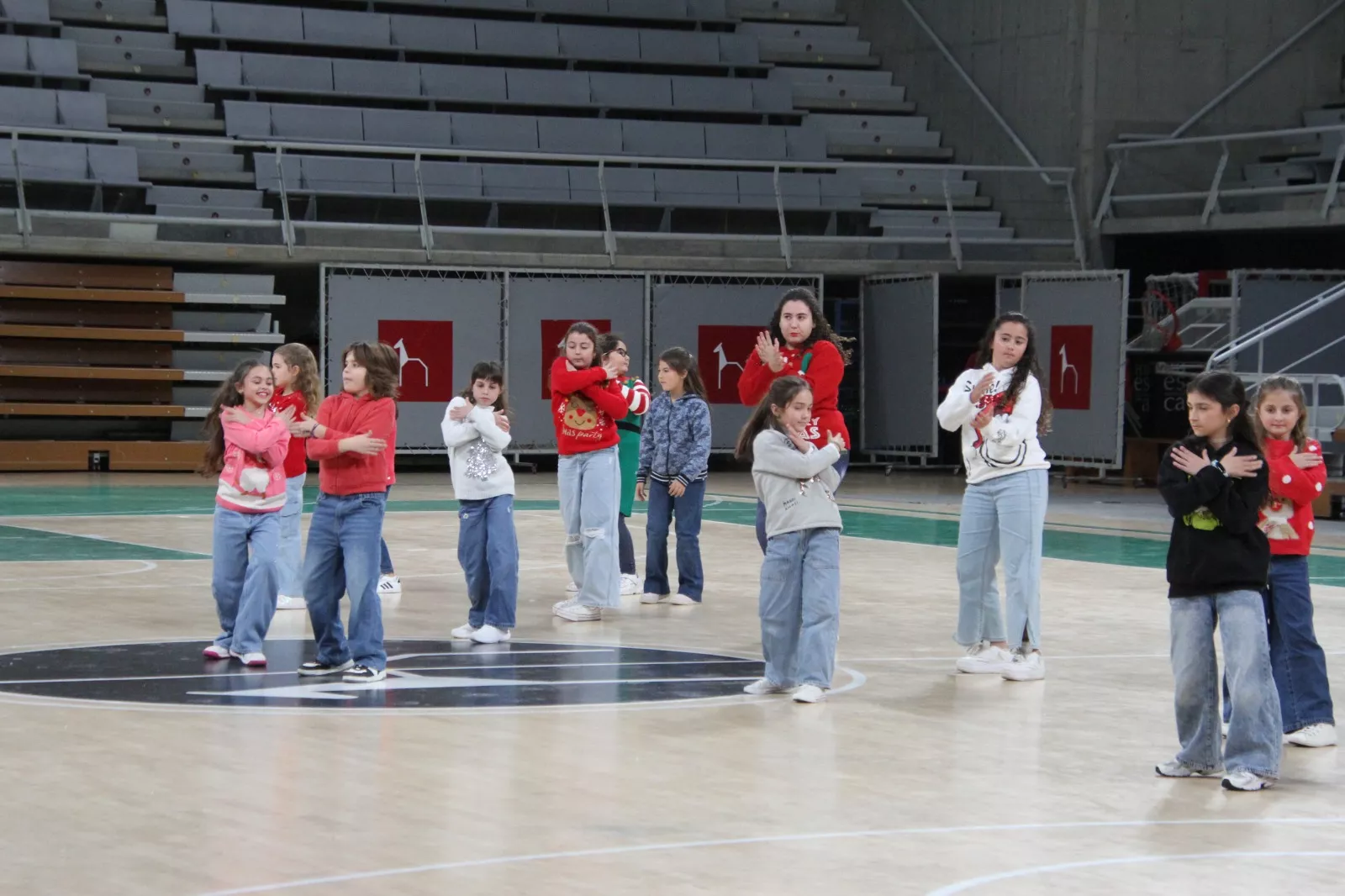 Gala navideña de Elenco. Foto Carlos Neofato