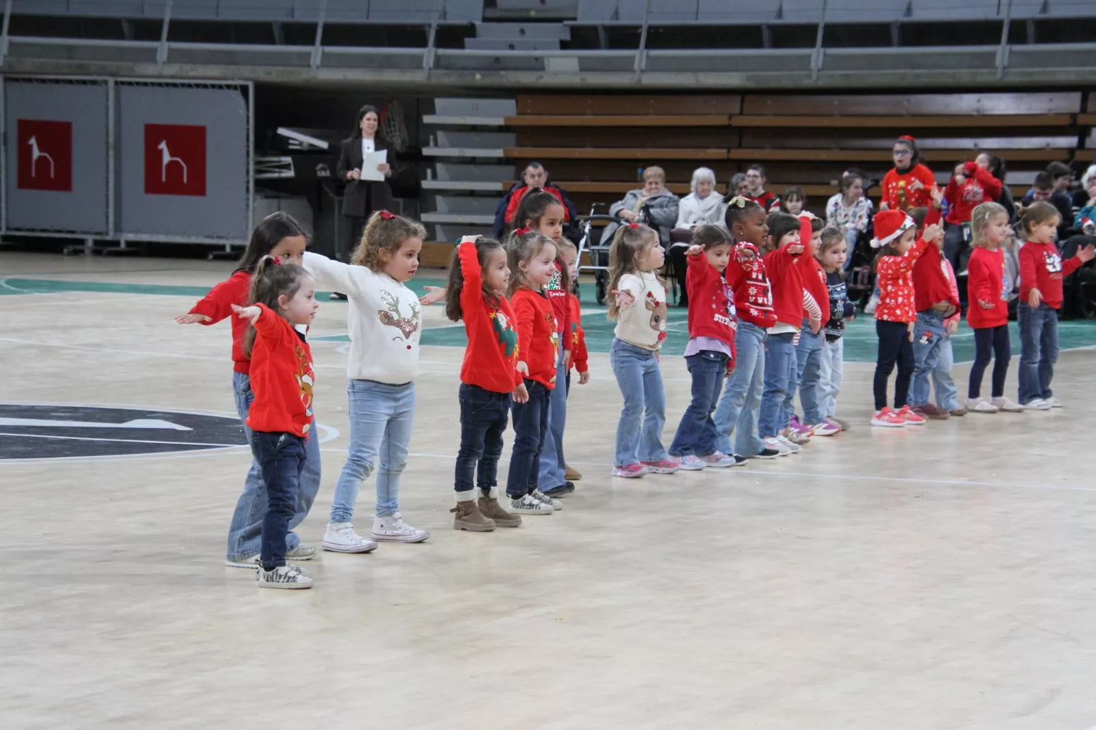 Gala navideña de Elenco. Foto Carlos Neofato