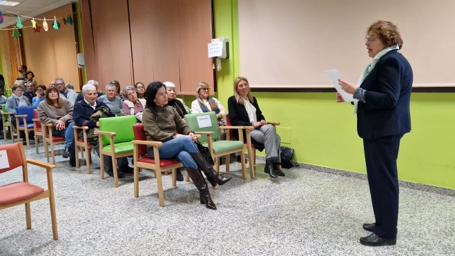 Brindis navideño de Alzhéimer Huesca. Foto Myriam Martínez Brindis navideño de Alzhéimer Huesca. Foto Myriam Martínez