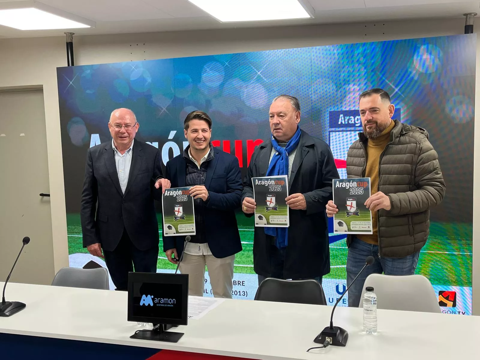 Leo Carranza, Pablo Marín, Agustín Lasaosa y Goyo Gaspar en la presentación de la X Aragón Cup, en la sala de prensa José Luis Trallero de El Alcoraz. Foto: Adri Mora