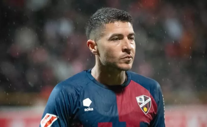 El pulmón del Huesca es Portillo: 13 kilómetros recorridos ante la Cultural Leonesa. Foto: Instagram @fportillo8