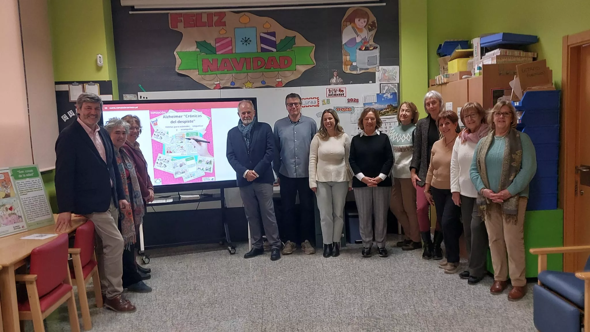 Autoridades presentes en la inauguración de la exposición "Alzheimer: Crónicas del despiste. Viñetas para entender, empatizar y acompañar" 