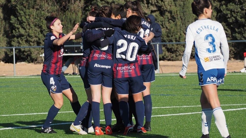 Las jugadoras del Huesca celebran uno de los goles conseguidos ante el Zaragoza CFF B.