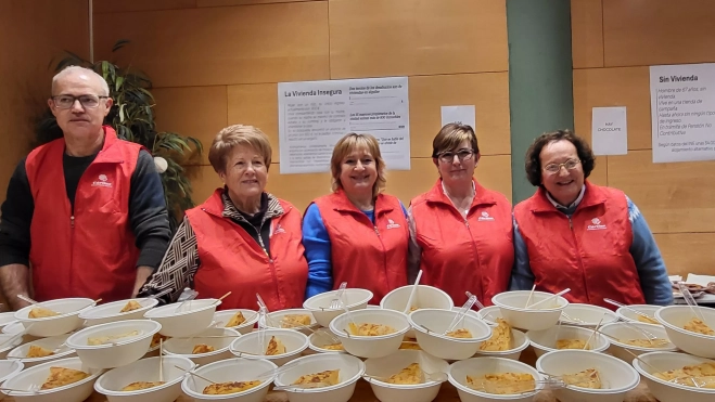 Voluntarios de Cáritas en la fiestas de Navidad. Foto Mercedes Manterola