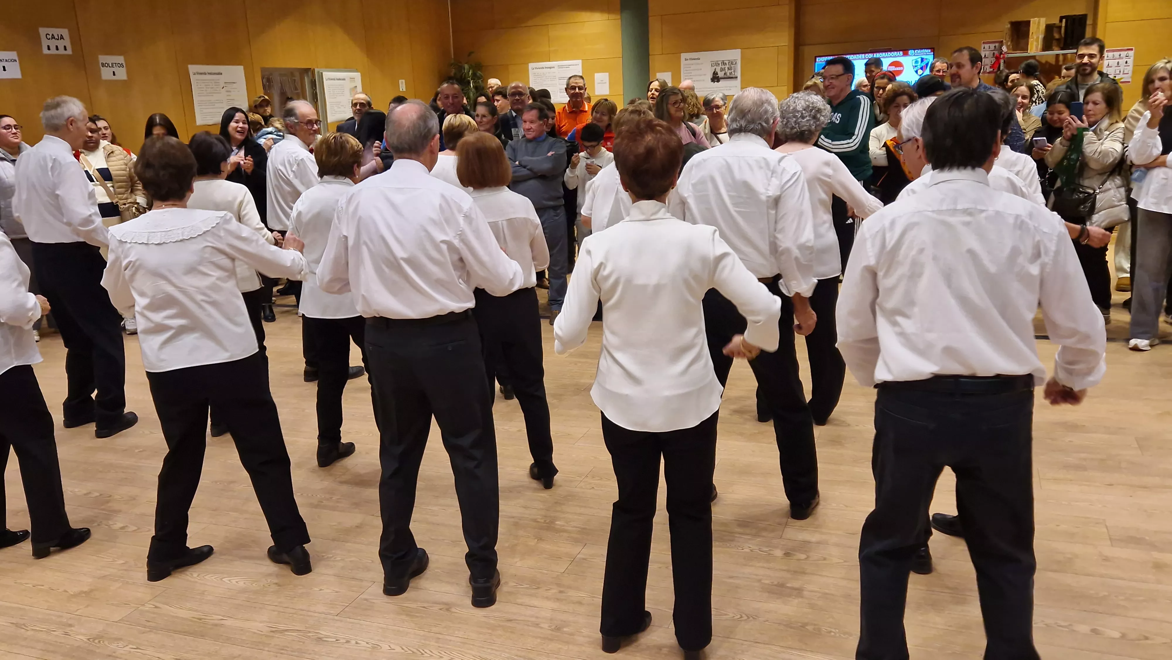 Fiesta de Navidad Solidaria de Cáritas Diocesana de Huesca. Foto Myriam Martínez